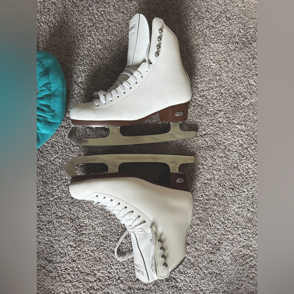 Basically NEW Riedell Model 133 Diamond Ladies Ice Skates